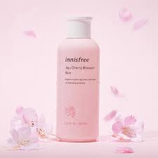 Nước hoa hồng làm sáng và dưỡng ẩm Innisfree Jeju Cherry Blossom Skin 200ml