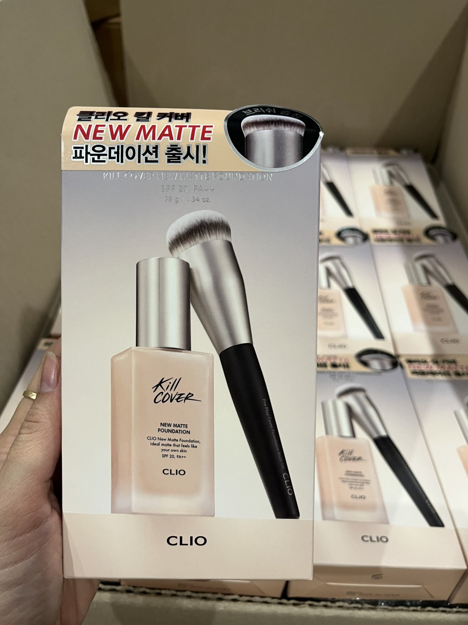 NEW Kem nền mới kèm cọ CLIO Kill Cover New Matte Foundation Set #IVORY